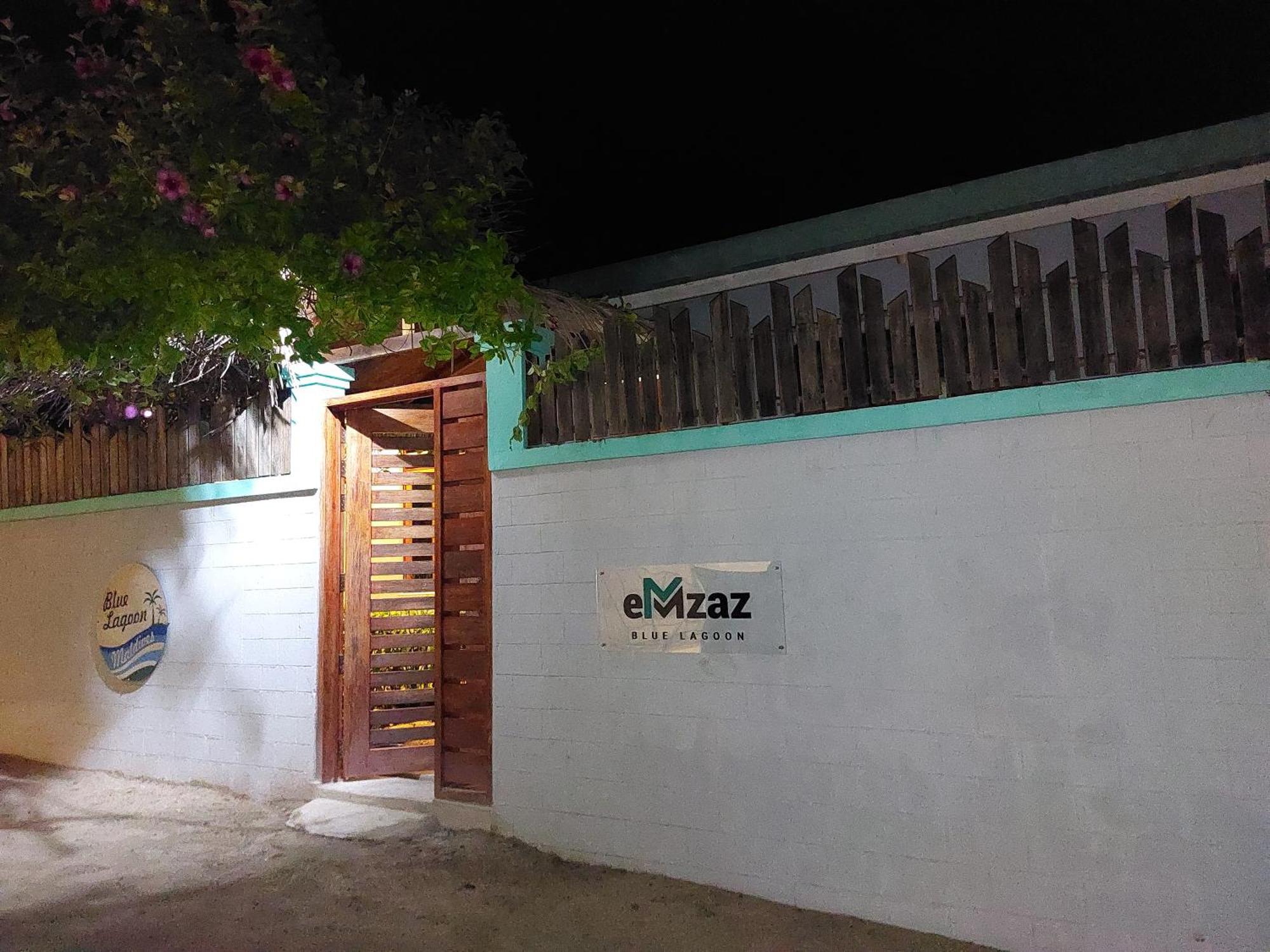 Emzaz Blue Lagoon Ugoofaaru Екстериор снимка