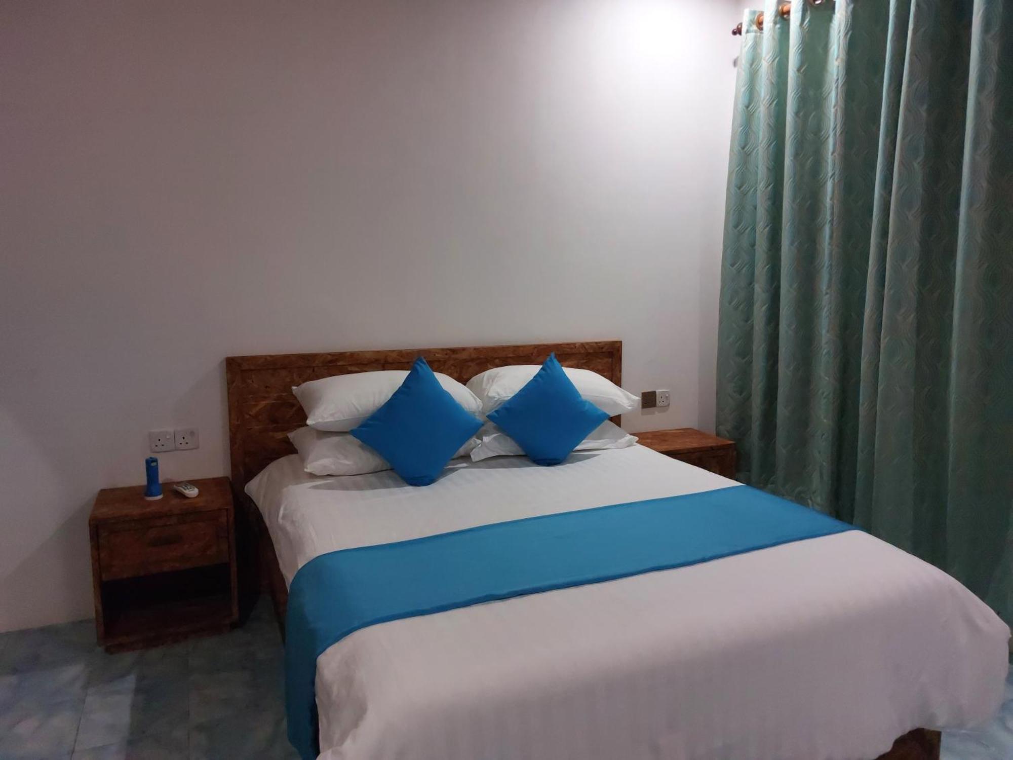 Emzaz Blue Lagoon Ugoofaaru Екстериор снимка