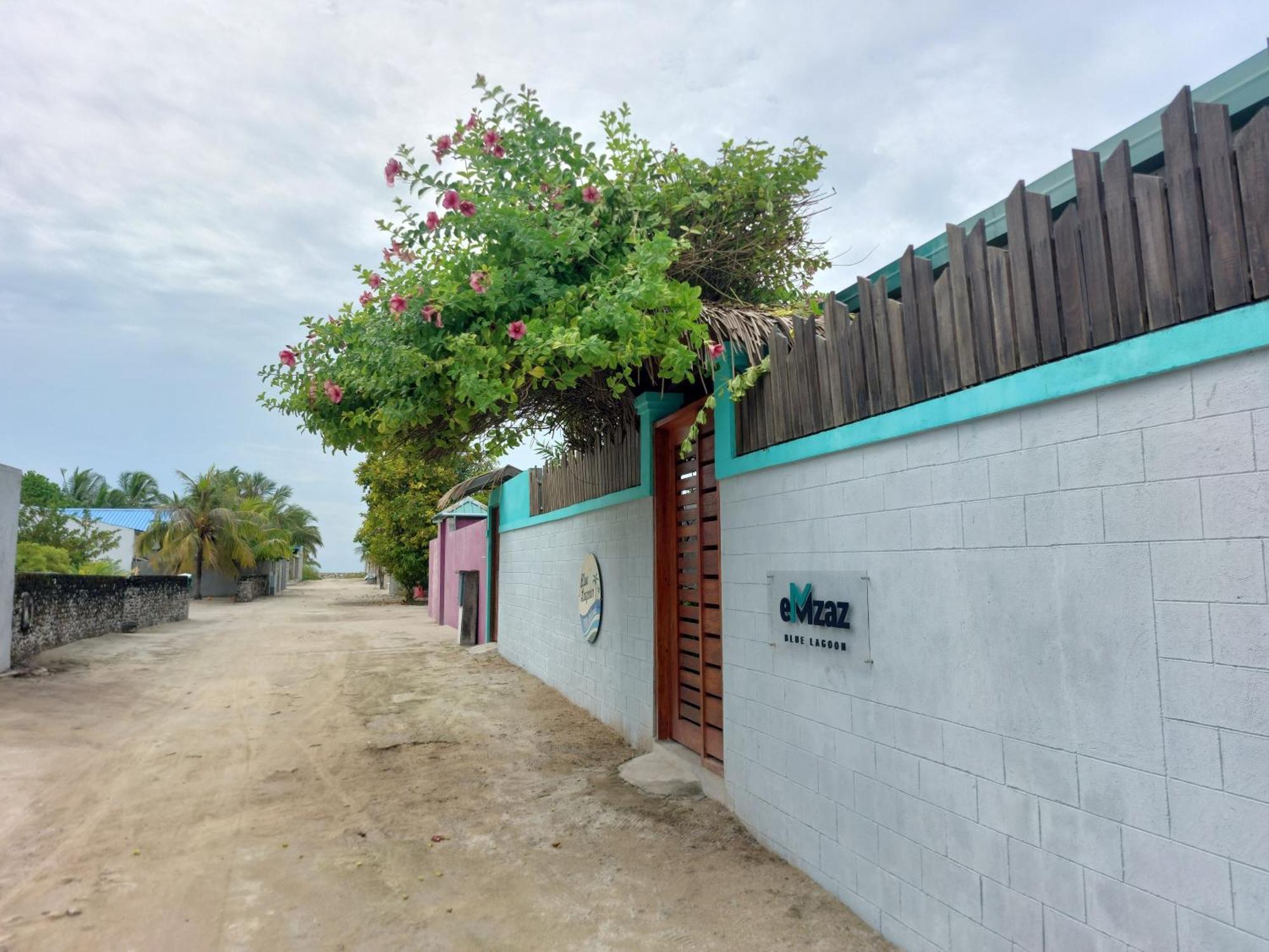 Emzaz Blue Lagoon Ugoofaaru Екстериор снимка